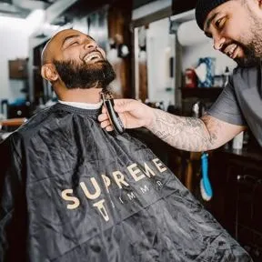 Supreme Trimmer Barber Cape - Gold Logo