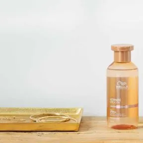 Wella Professionals Ultimate Smooth Shampoo 250ml