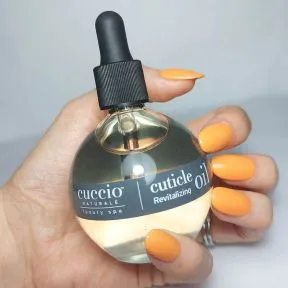 Cuccio Naturale Mango & Bergamot Revitalising Cuticle Oil 75ml